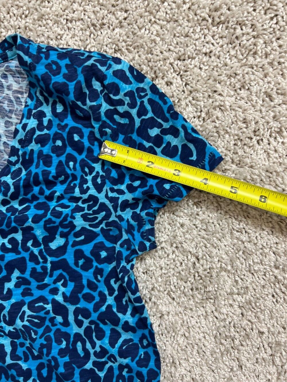 “Women Blue Leopard Print V Neck T-Shirt Size XXS Short Sleeve Casual Top” - Picture 4 of 7